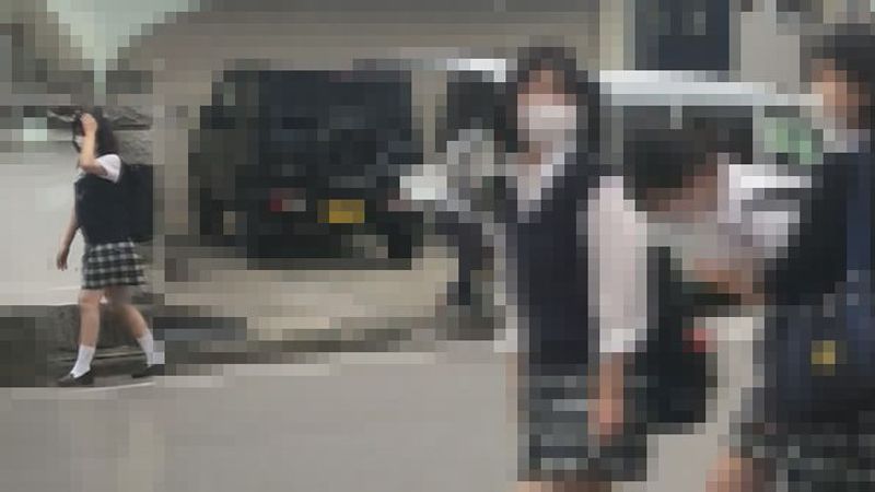 私立女子校黒髪美**③学校の近くに迎えに行き駐車場でプチ露出・ホテルで挿入